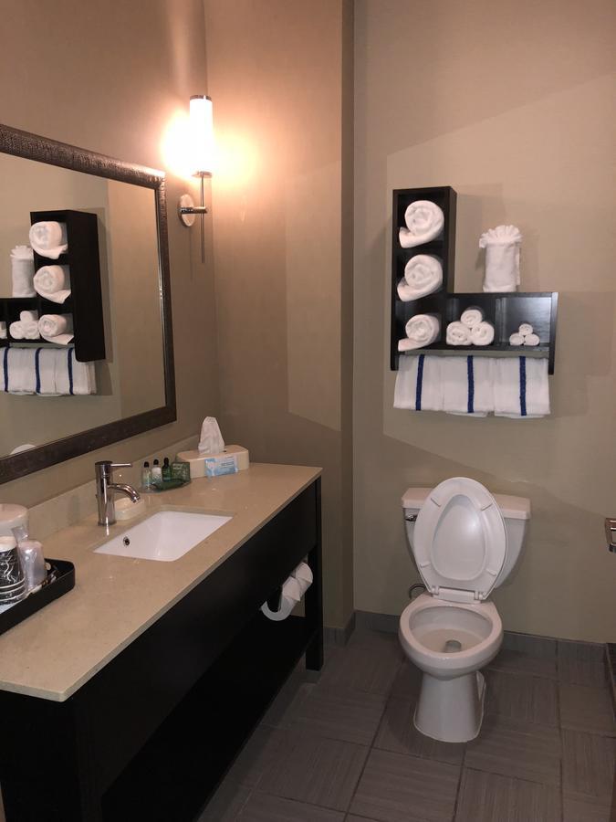 Hotel Countryview & Robinson