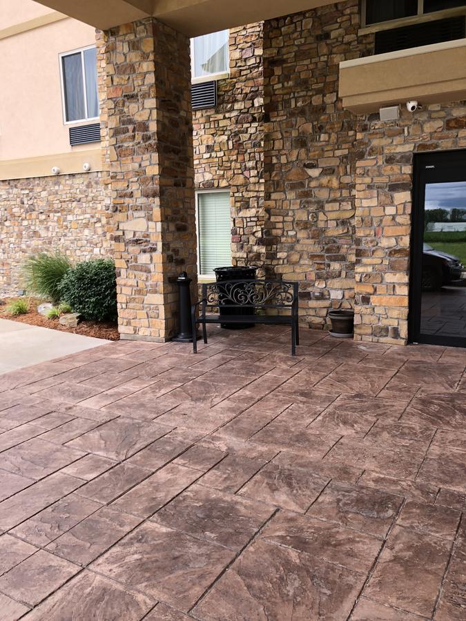 Hotel Countryview & Robinson