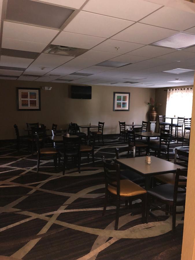 Hotel Countryview & Robinson